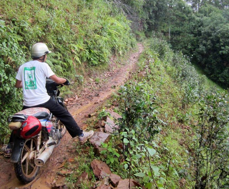 Trekking in Kyaukme with motorbikes